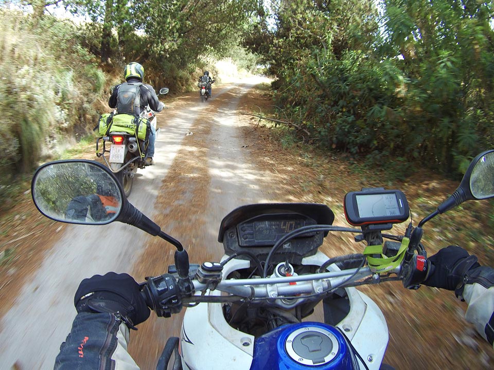 GORANDO - Récit de voyage à moto - Équateur