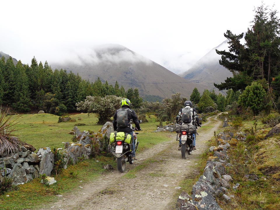 GORANDO - Récit de voyage à moto - Équateur