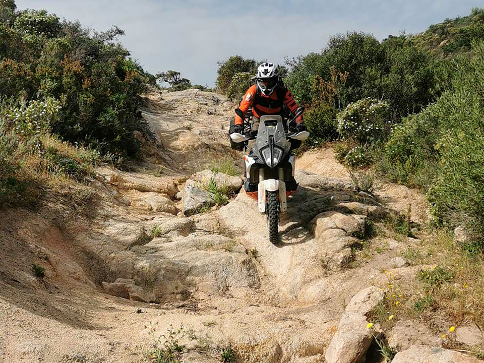 GORANDO - Récit de voyage à moto - Italie (Sardaigne)