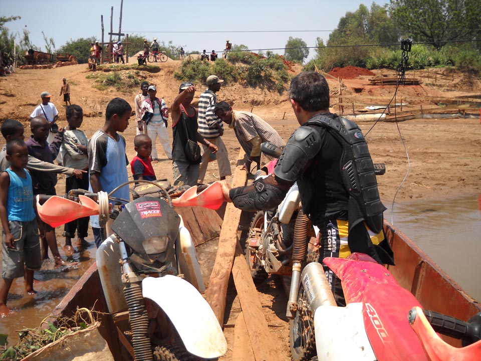 GORANDO - Récit de voyage à moto - Madagascar