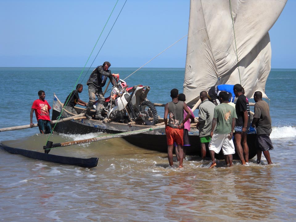 GORANDO - Récit de voyage à moto - Madagascar